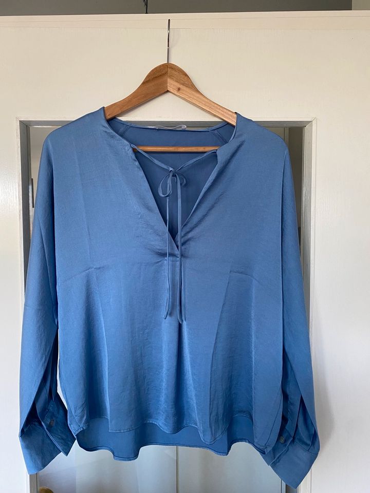 Blaue Bluse von Mango in Würzburg