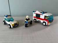 Lego Polizei und Krankenwagen Konvolut (7236 + 7890) Düsseldorf - Oberkassel Vorschau