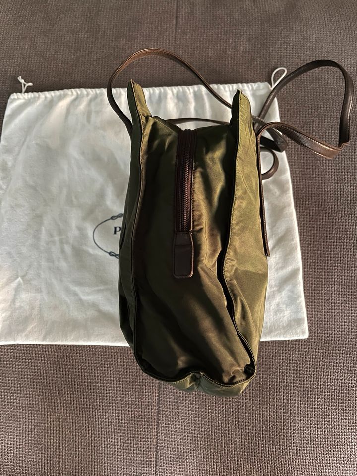 Prada Tragetasche Nylon Totebag in Pforzheim