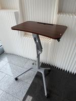 70% Rabatt! Single Schreibtisch / Laptoptisch mit Rollen - höhenverstellbarer Schreibtisch / pneumatisch / Homeoffice / Büromöbel Nordrhein-Westfalen - Brühl Vorschau
