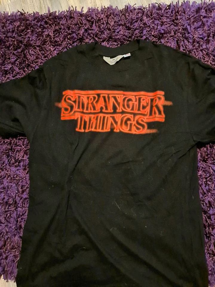 Stranger Things T-Shirt 158 164 Staffel 1 in Neuwied