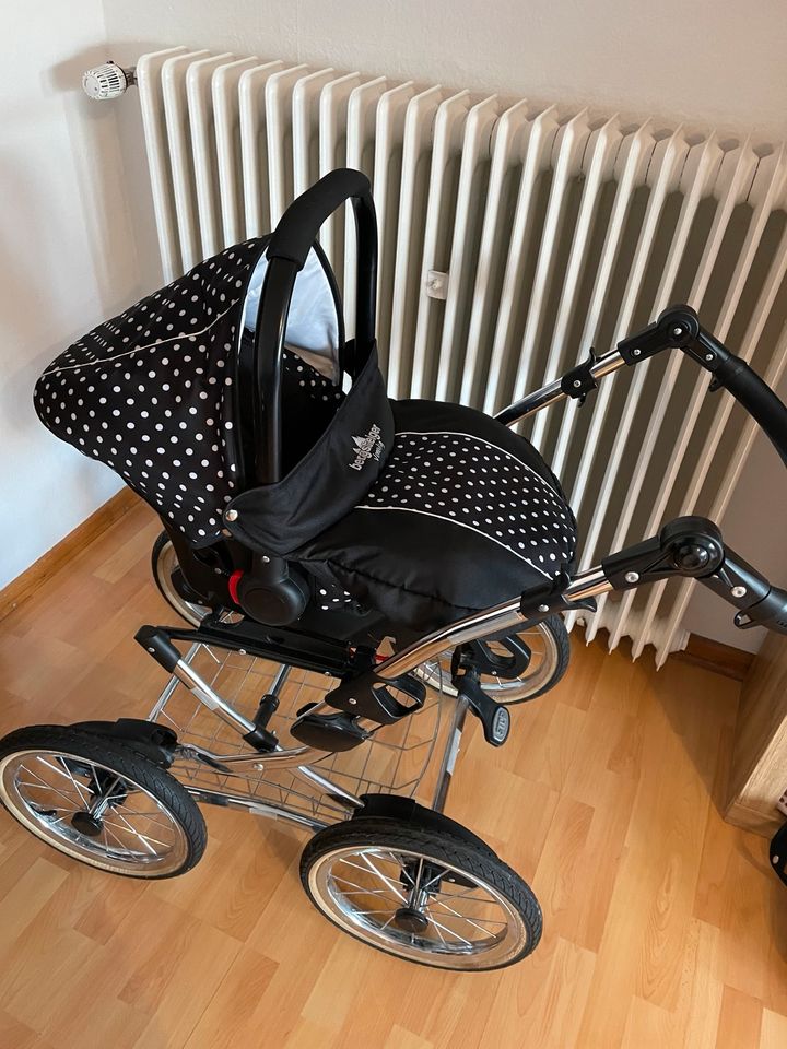 Kinderwagen Bergsteiger Venedig mit viel Zubehör in Minden