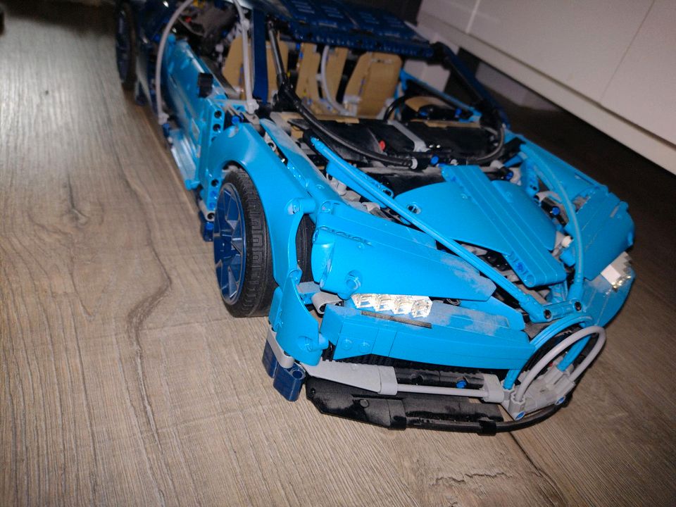 Lego Technik 42083 Bugatti Chiron (54x24) in Köln