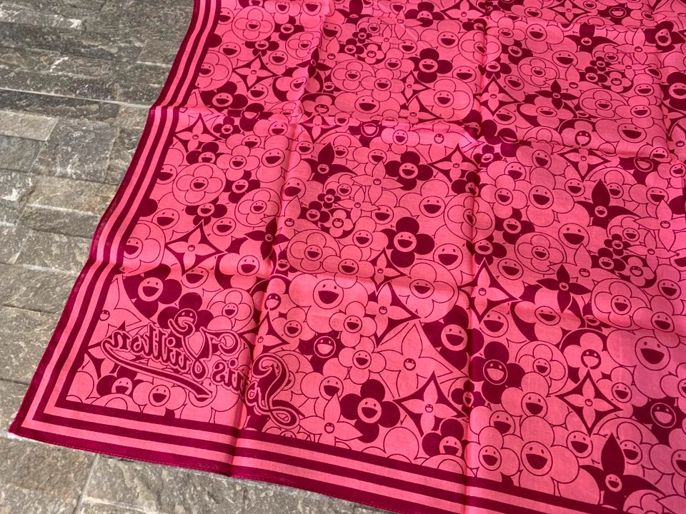 Louis Vuitton Monogram Cosmic Blossom Bandana Tuch in Pink in Freudenberg