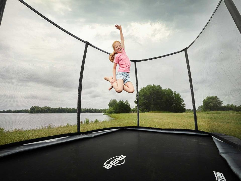 Berg Trampoline &  Play Base  Lagerräumung  Probespringen möglich in Borgholzhausen