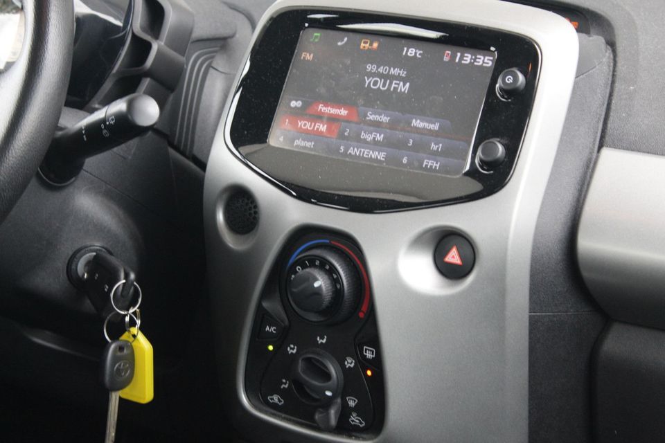 Toyota Aygo AYGO x-play touch Klima Alu Kamera in Neuenstadt