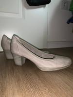 Leder Creme Pumps (40) Leipzig - Baalsdorf Vorschau