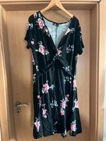 Sommerkleid mit Blumendruck Gr. 52/54 Niedersachsen - Südbrookmerland Vorschau