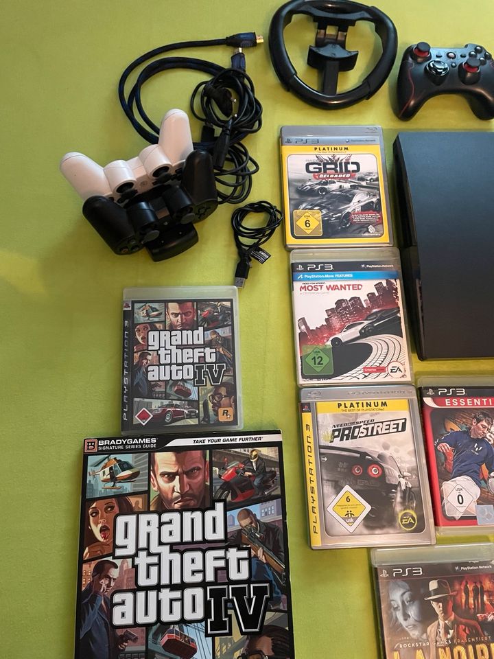 PlayStation 3 Cech 2004A 500GB Mega Bundle in Bad Homburg