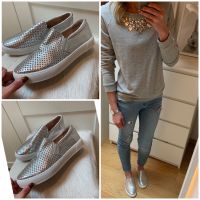 Wunderschöne Slipper Sneaker Gr 36 Echtleder Silber Trendy Bayern - Traunstein Vorschau