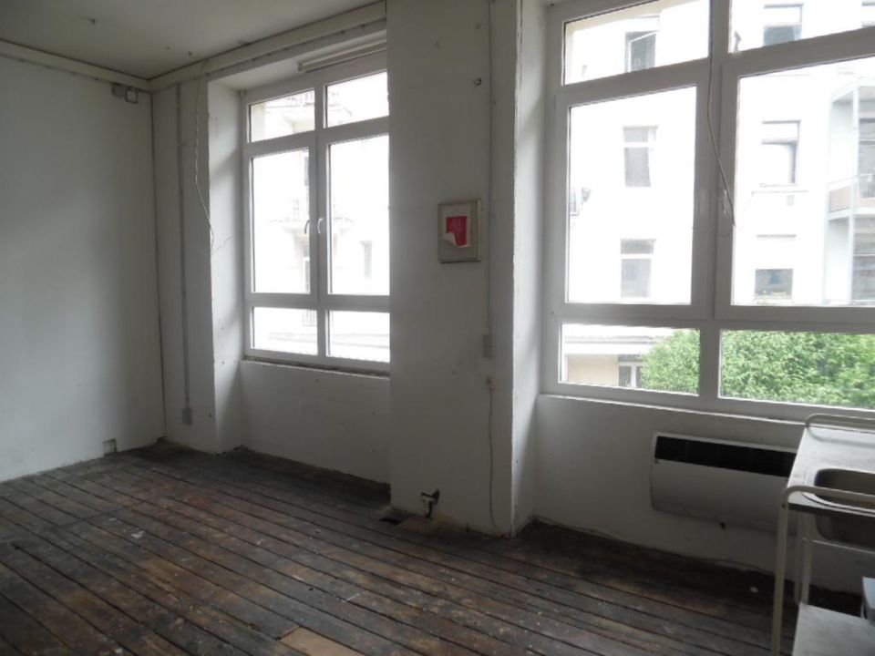 Platz im Atelier / Co-Working Space frei für den Sommer (Jun-Aug) in Karlsruhe