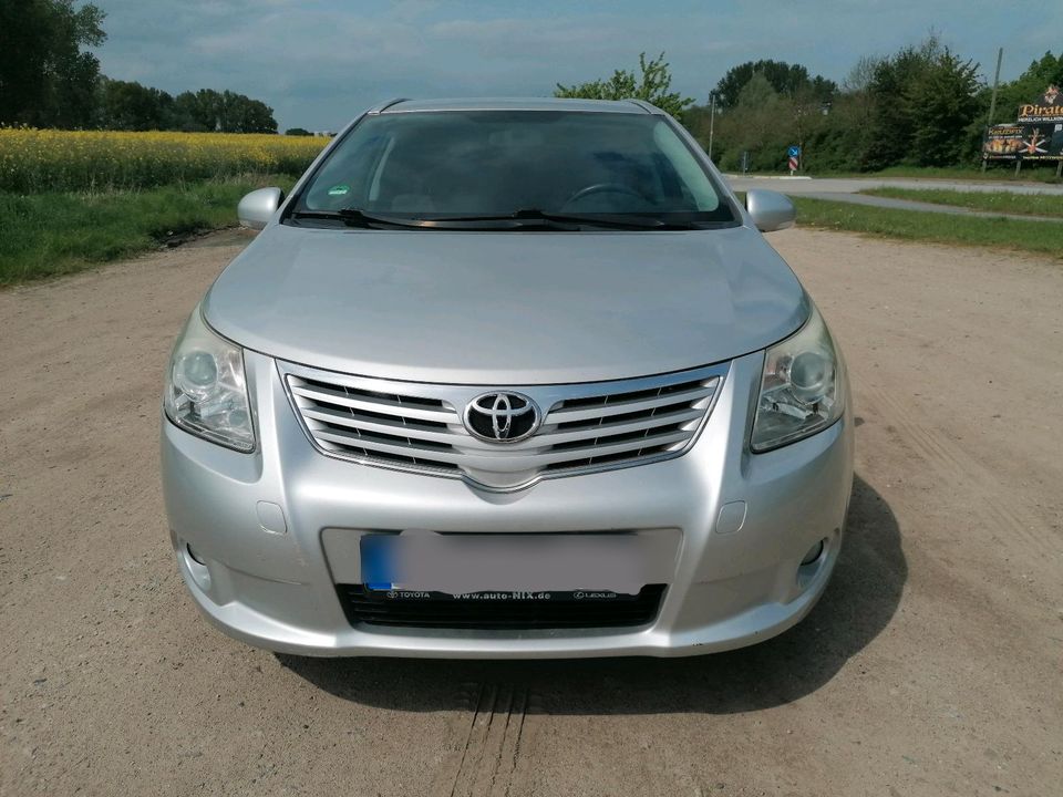 Toyota avensis T27 Kombi 2.2 D-4D Edition in Schwerin