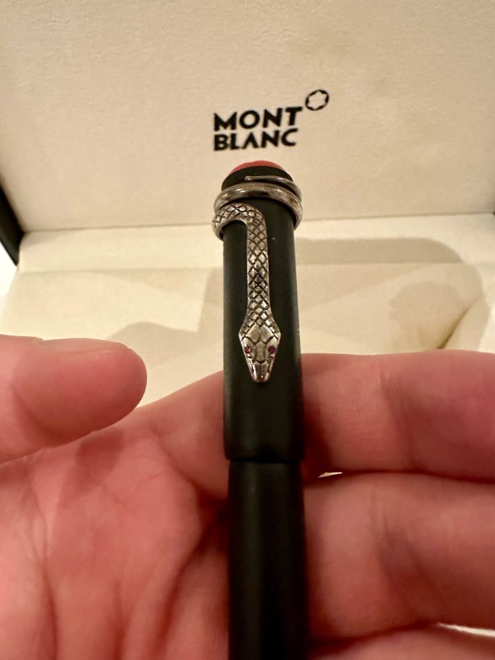 Mont Blanc Rouge er Noir Rollerball in Siegburg