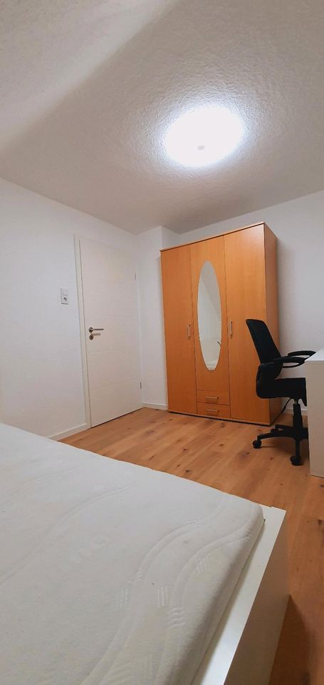 Renoviertes WG-Zimmer in tollem 3er WG in ruhiger Lage in Reutlingen