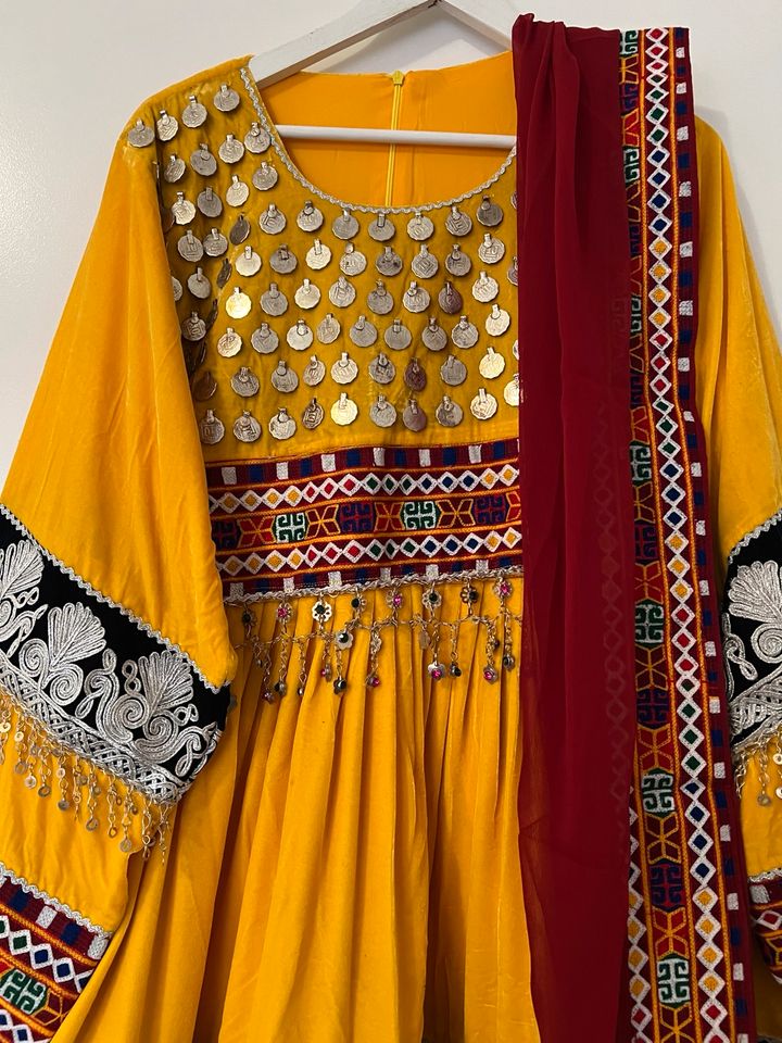 Afghanisches traditionelles Kleid, Afghani dress, Kochi Kleid in Frankfurt am Main