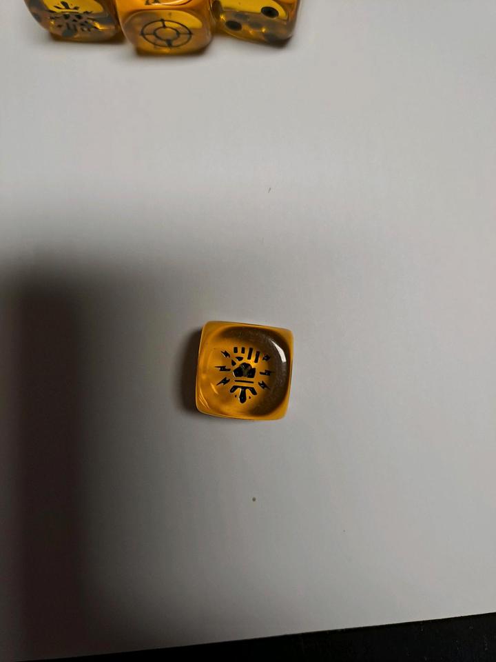 40 Stück Horus Heresy 30k Warhammer Würfel Imperial Fists 2 sets in Montabaur