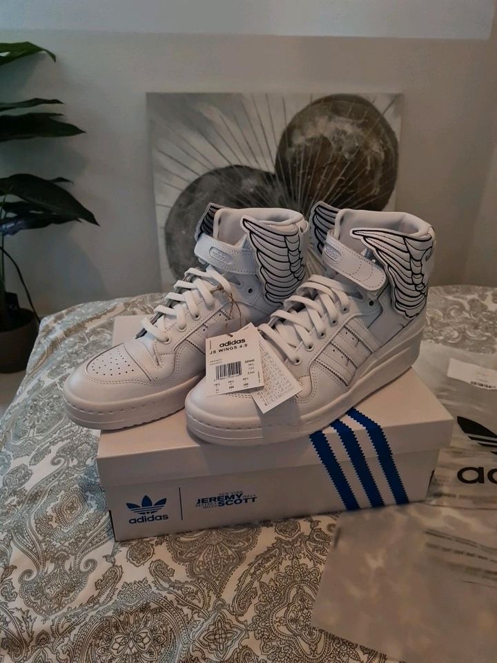 Adidas Wings 4.0 x Jeremy Scott Cloud White 2022 | EU 45 1/3 in Stuttgart