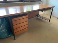 Schreibtisch groß // 70er / Mid Century / Vintage Niedersachsen - Burgdorf Vorschau