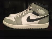 Nike Air Jordan 1 Mid Light Smoke Grey Anthracite Turnschuhe Essen-West - Holsterhausen Vorschau