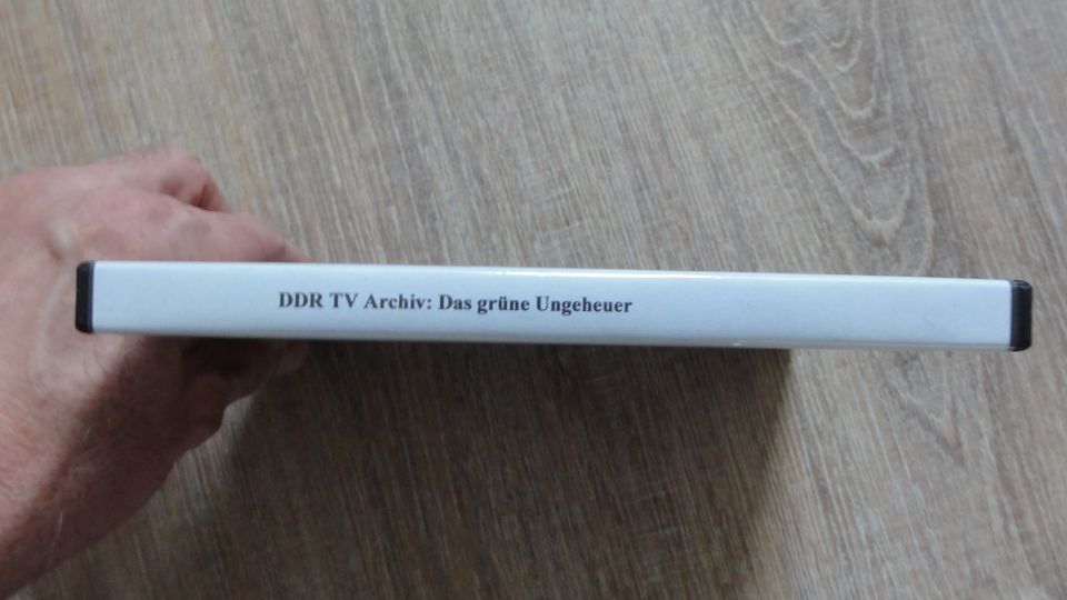 DDR TV Archiv Das grüne Ungeheuer alle 5 Folgen auf 3 DVD Booklet in Berlin