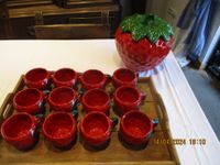 Bowle, Erdbeerbowle, Topf und 12 Tassen, rot, retro, shabby Nordrhein-Westfalen - Hürth Vorschau