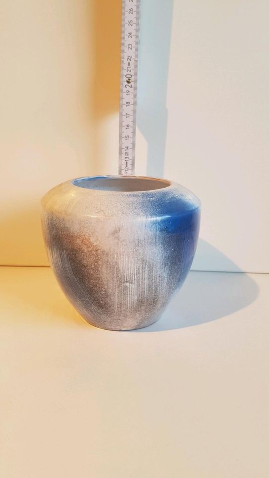 Vase in blau/grau in München