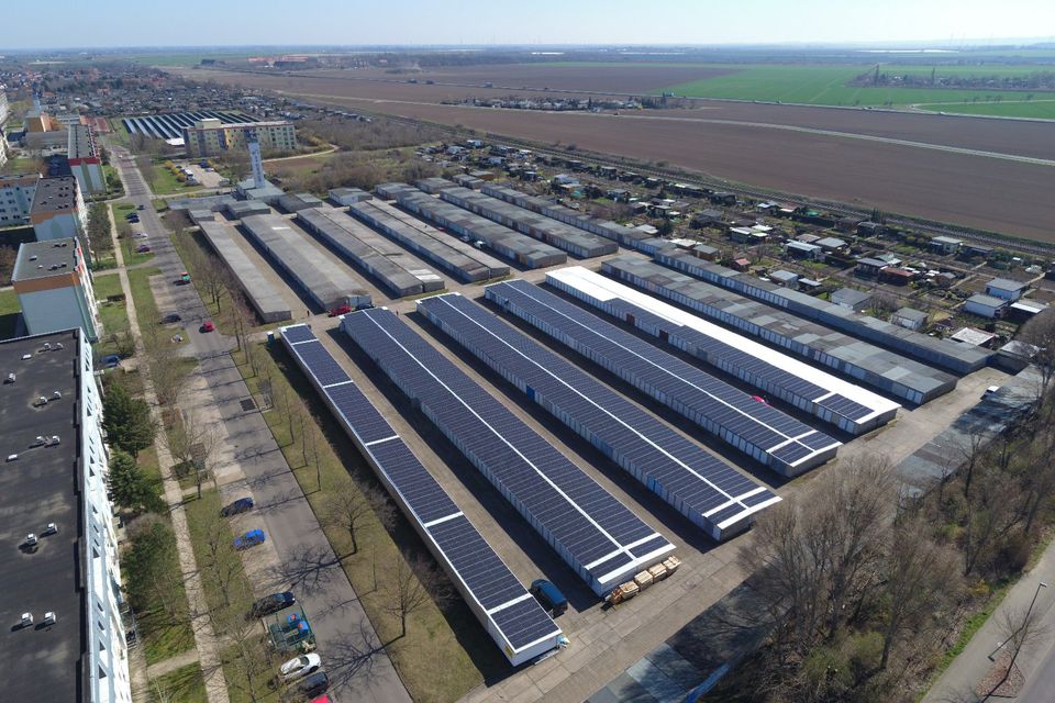 SUCHEN: Dachfläche Dach Halle zur Pacht für Solaranlage PV-Anlage in Bautzen