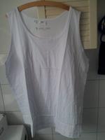 2 Tops in weiß für 4 Euro Neustadt - Buntentor Vorschau