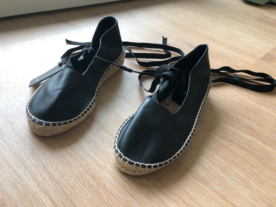 Ungetragene, schwarze Sandalen von Zara  - 37 in Berlin