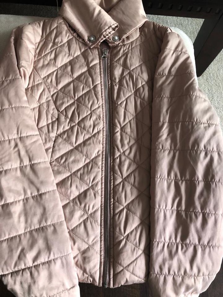 Orsay Jacke Steppjacke kurz Winterjacke rosa beige M übergang in Nürnberg (Mittelfr)