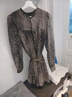 Original Guess Sommer Kleid Größe L khaki grün Sachsen - Riesa Vorschau