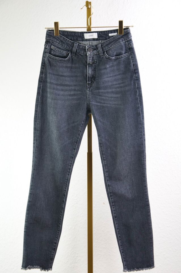 CLOSED – Jeans 'Baker High' in Gr. 24 in Düsseldorf - Grafenberg | eBay  Kleinanzeigen ist jetzt Kleinanzeigen