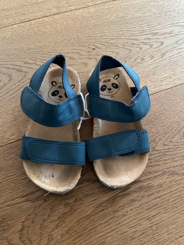 Sandalen junge blau 24 H&M Schuhe Sommer in Engen