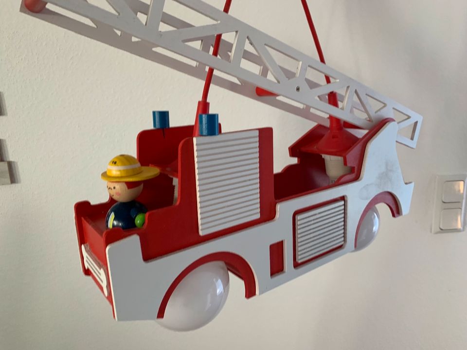 Elobra Hängeleuchte Lampe Feuerwehr Holz Kinderzimmer in Drolshagen