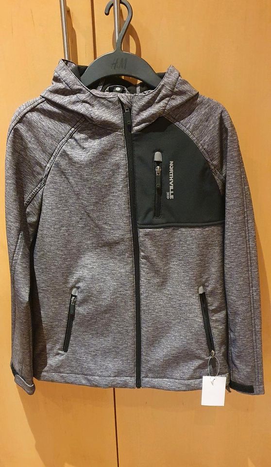 Neue Jungen-Softshell-Jacke Gr. 158 in Schwarzenfeld