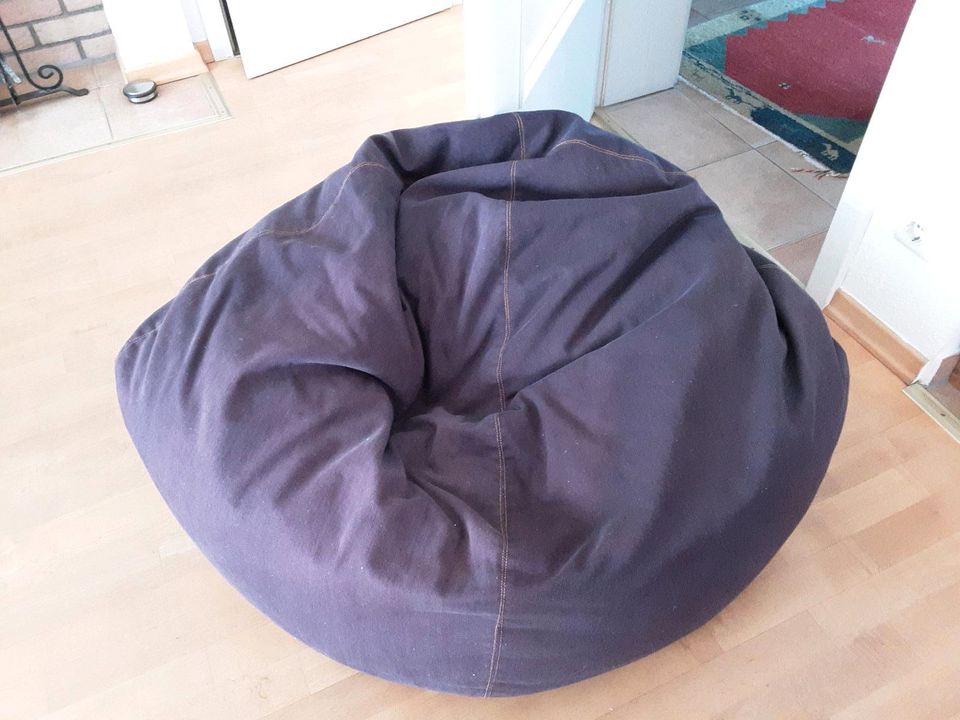 Gemütlicher Sitzsack lila "Schloss Hellenstein" 120cm x 100cm ca in  Nordrhein-Westfalen - Kaarst | eBay Kleinanzeigen ist jetzt Kleinanzeigen