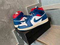 Nike Jordan mid Sneaker ❤️ 38 blau rot top Zustand unisex Rheinland-Pfalz - Mackenbach Vorschau