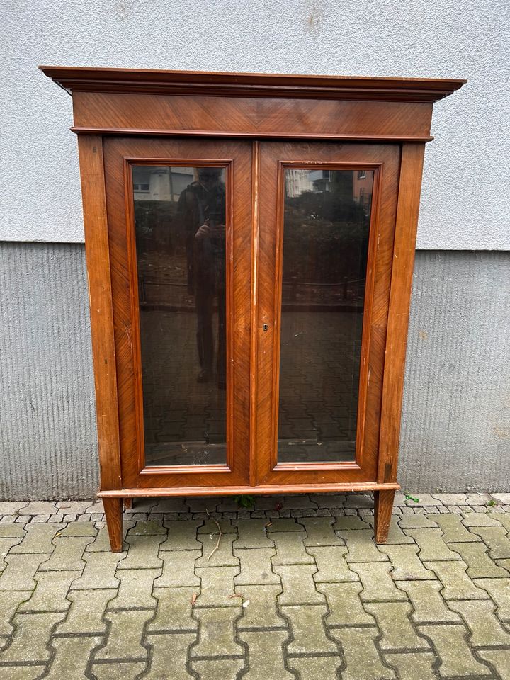 Gründerzeit Vitrine Glasschrank Schrank zweitürig Holz antik in Frankfurt am Main