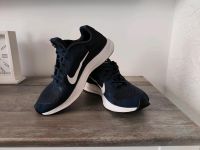 Nike Sneaker DOWNSHIFTER 8 Gr. 38,5 Blau Weiß TOP Zustand! Nordrhein-Westfalen - Minden Vorschau