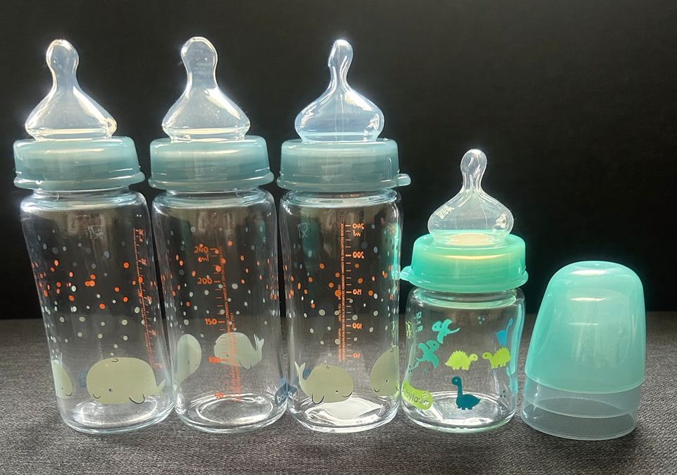 Baby-Milchflaschen-Set in Essen