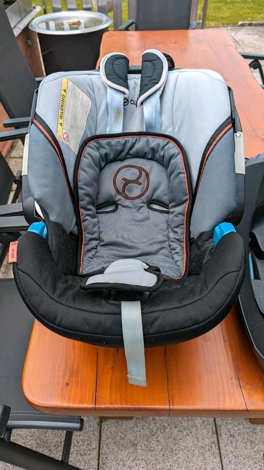 Babyschale cybex aton 2 mit Basisstation in Karlsruhe