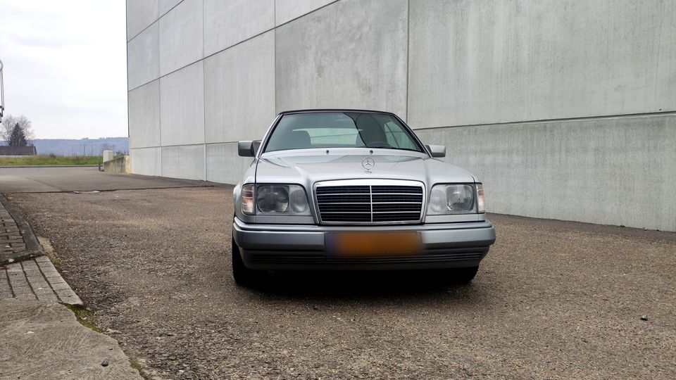 Mercedes-Benz W124 E200 Cabrio in Trier