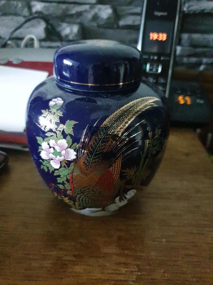 Kobalt Vase Deckeldose Blau Japanisches Design in Roth b Hamm