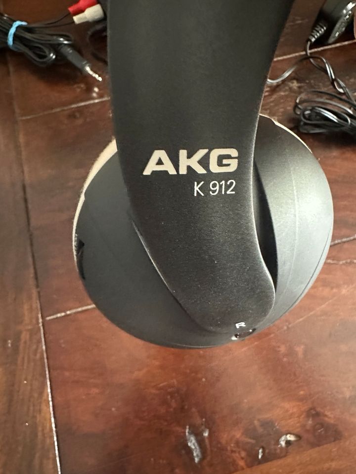 Kopfhörer AKG K912 Wireless  Kopfhörer in Frankfurt am Main