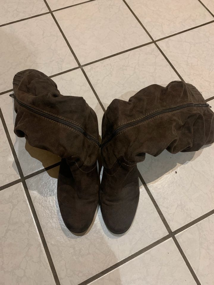 Braune Stiefel von Tamaris - Größe 42 in Rattelsdorf