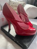 Leg Avenue High Heels aus rotem Lack in Gr. 40, Neuwertig Hessen - Vellmar Vorschau
