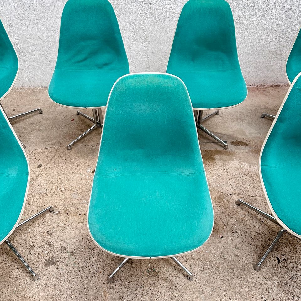 8x Herman Miller / Vitra | Charles & Ray Eames | Fiberglass Side Chairs / Sidechairs | Fiberglas | Vintage Mid-Century Designklassiker in Köln