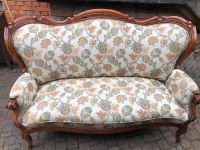 Schönes altes Sofa mit Stühlen Niedersachsen - Hameln Vorschau