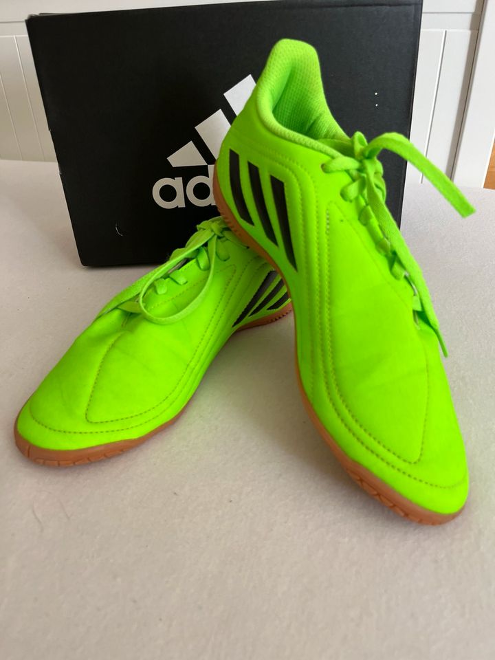 Adidas Depotivo Gr. 38 2/3 Hallen Fußball Schuhe in Löhne