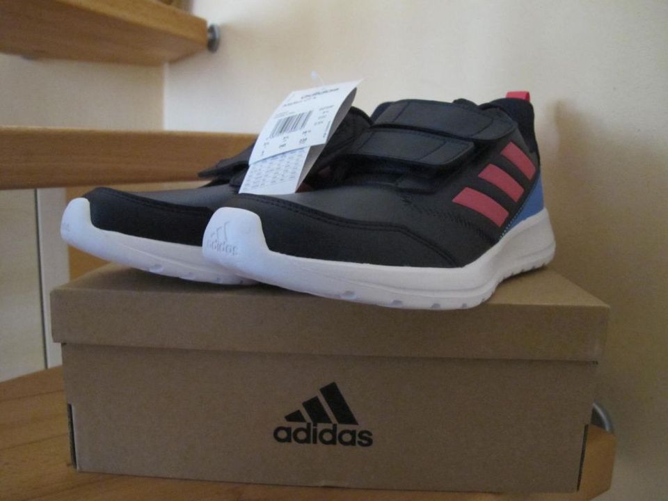 Adidas Turnschuhe Gr. 38 2/3 neu in OVP Klettverschluss in Wermelskirchen